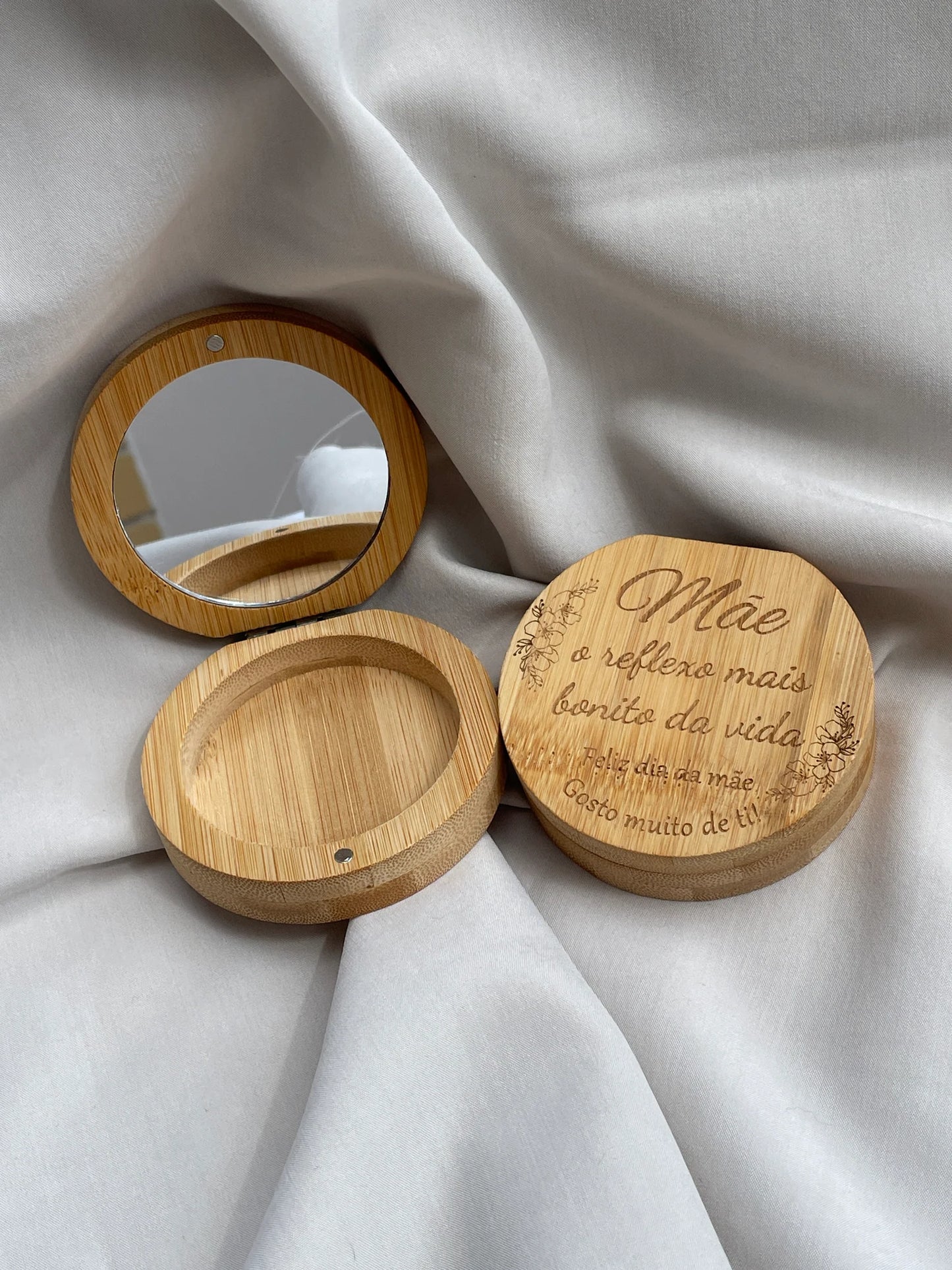 Porta-jóias com espelho com mensagem dia da mãe “Mãe, o reflexo mais bonito da vida”