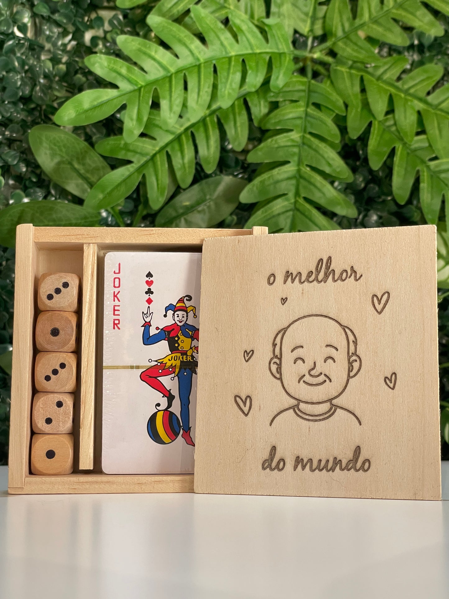 Jogo de Cartas e Dados Personalizado p/ Avô | Caixa de Madeira Gravada